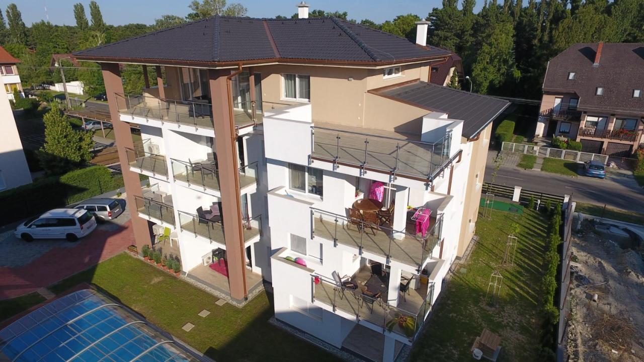 Laguna Beach Apartmanok Siofok Bagian luar foto