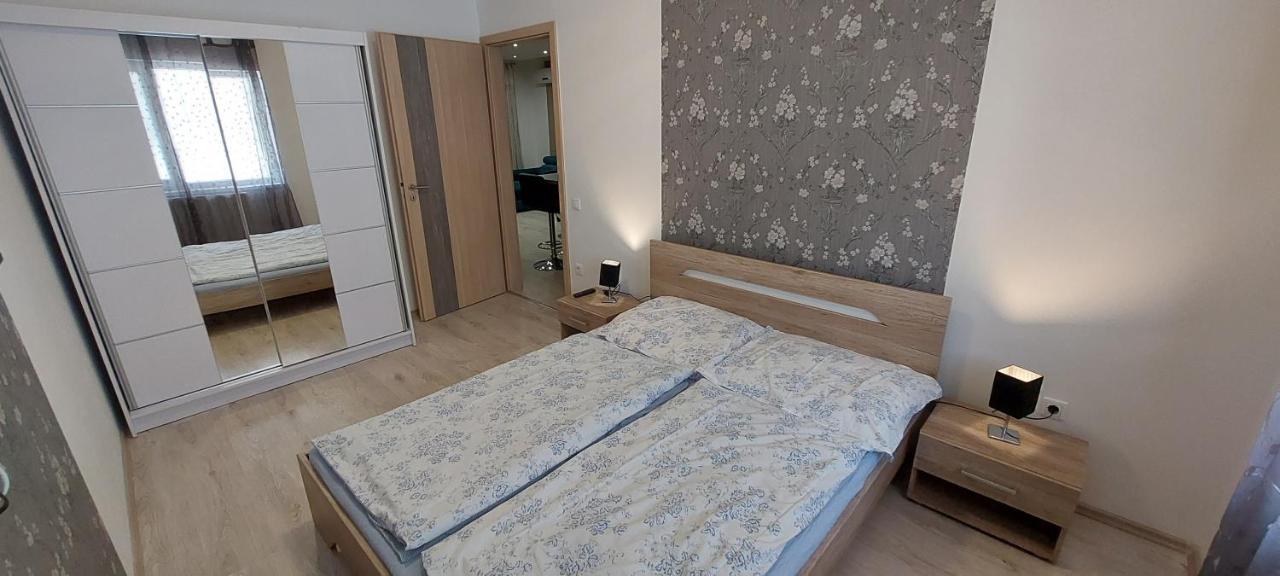 Laguna Beach Apartmanok Siofok Bagian luar foto
