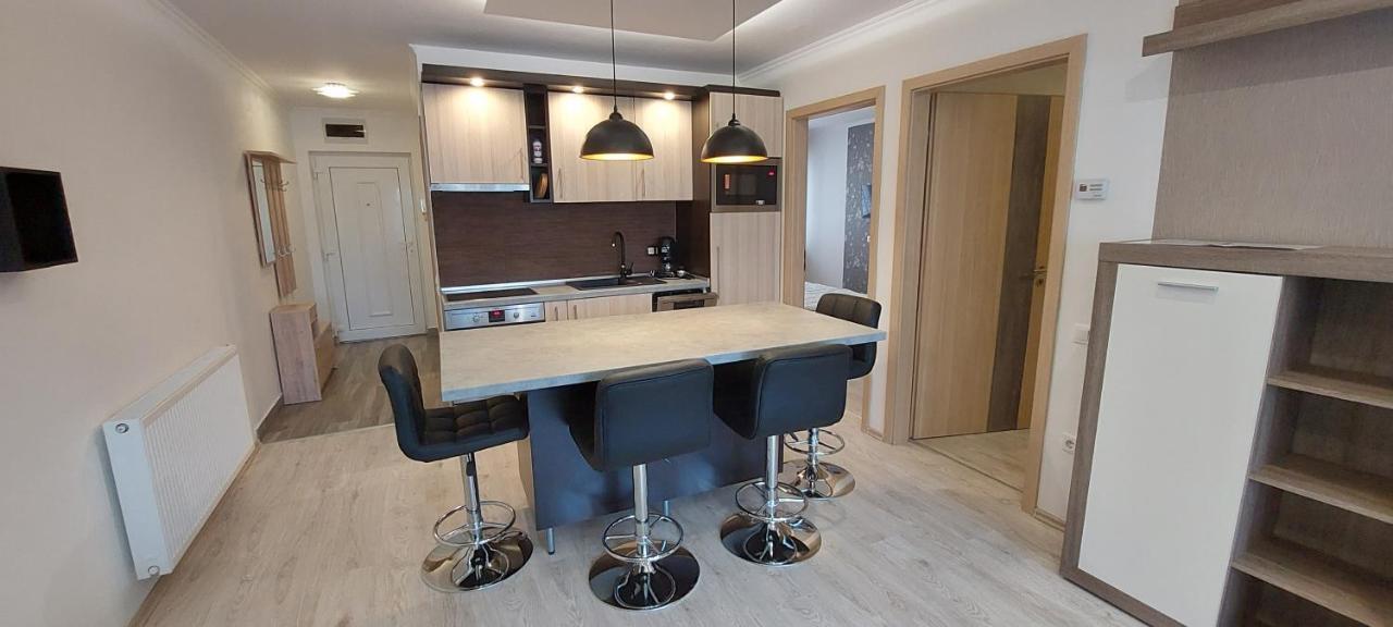 Laguna Beach Apartmanok Siofok Bagian luar foto
