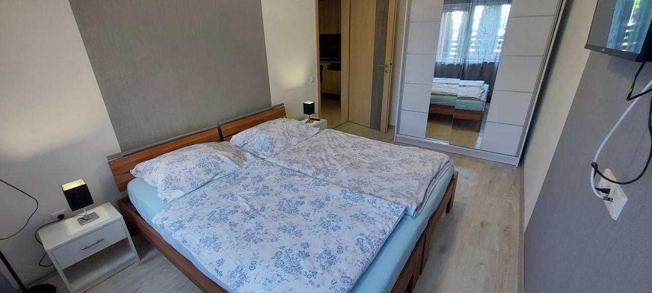 Laguna Beach Apartmanok Siofok Bagian luar foto